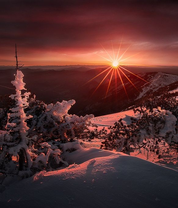 Magnificent view of the Giant of Provence at night , Mont Ventoux in France 🇫🇷💙❤️🧡