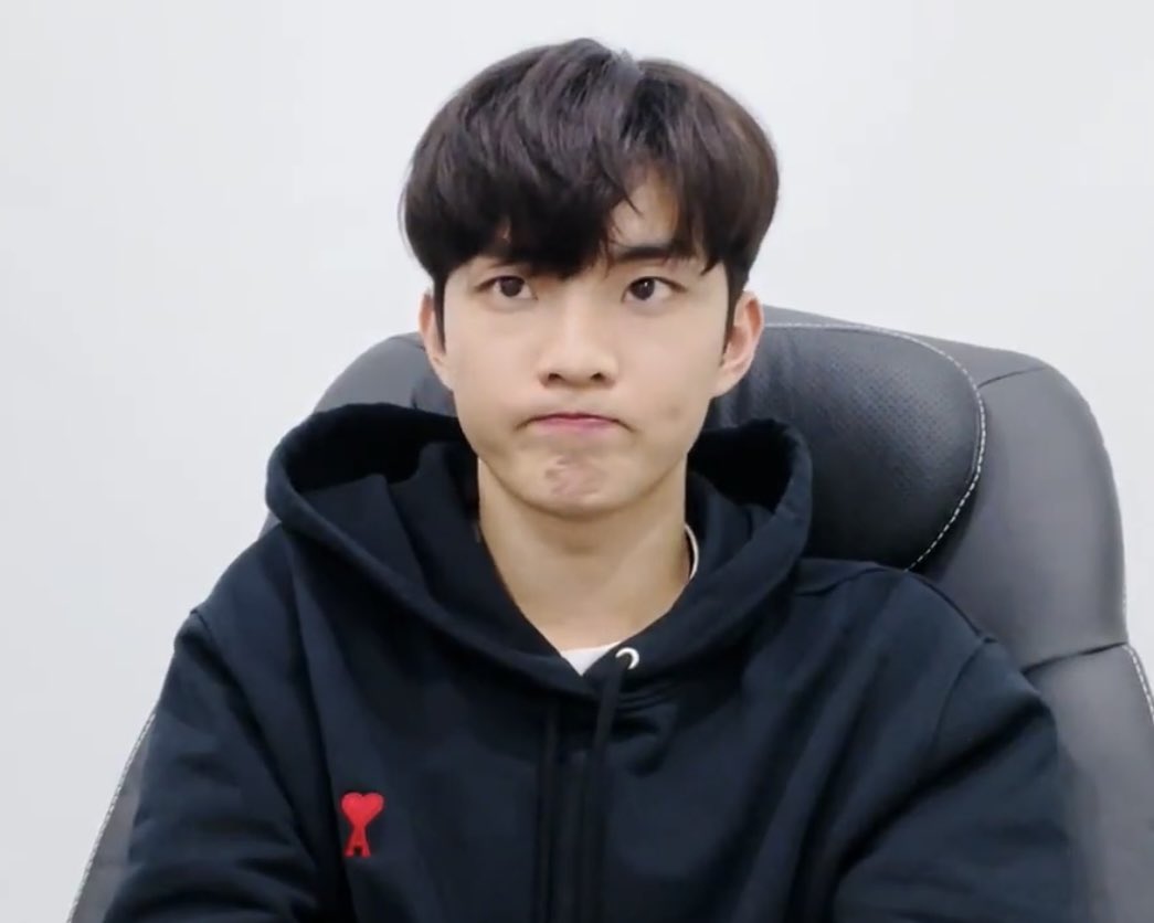 jcmsource's tweet photo. he’s so cute https://t.co/bpikkNDfw0