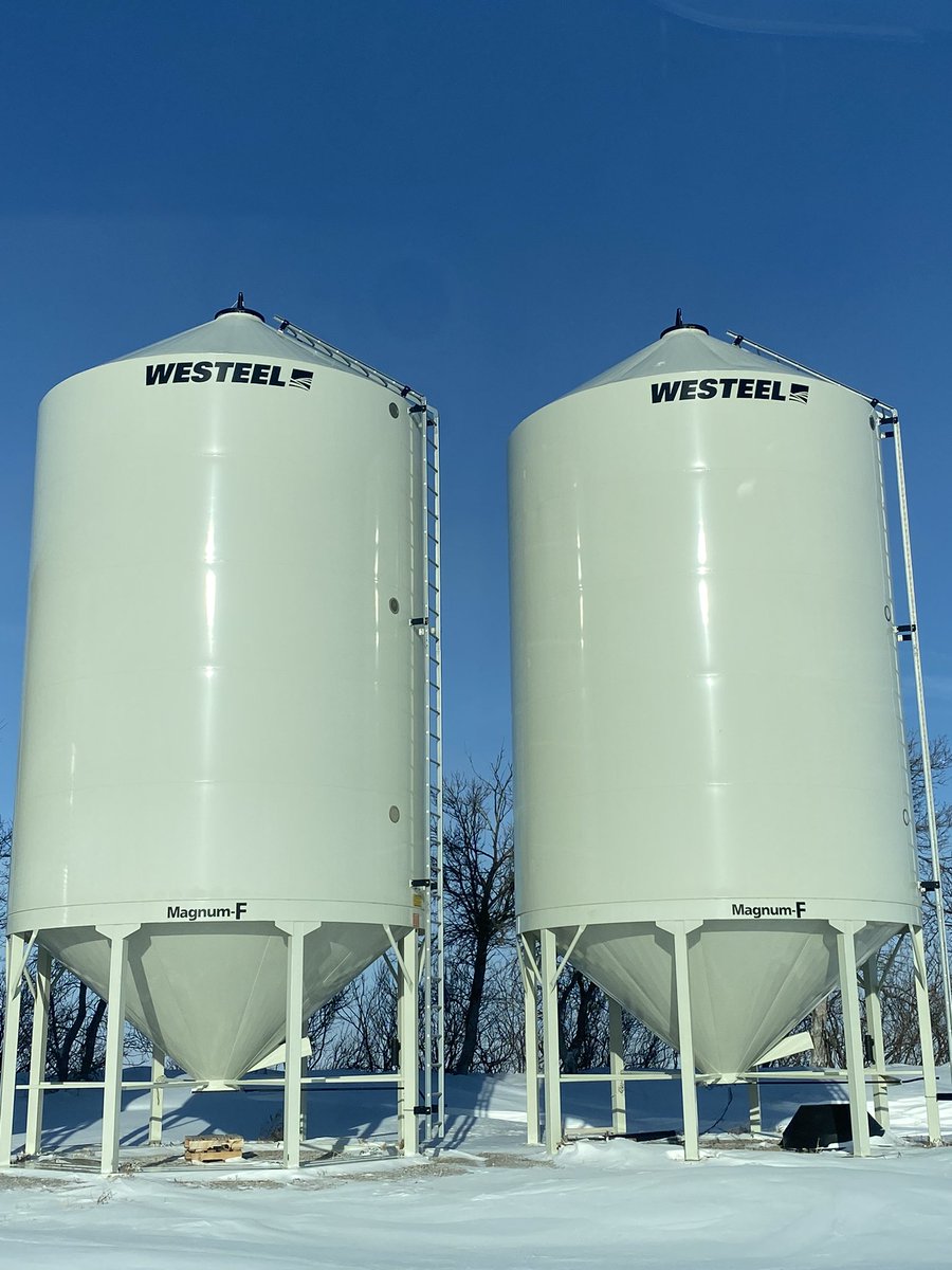 choppermac's tweet photo. Due to soil tests coming in high, and decrease in some canola acres we have 44MT of 46-0-0 for sale. $1100/MT picked up Herschel, SK. Dm if interested. https://t.co/BLBa0wuvQb