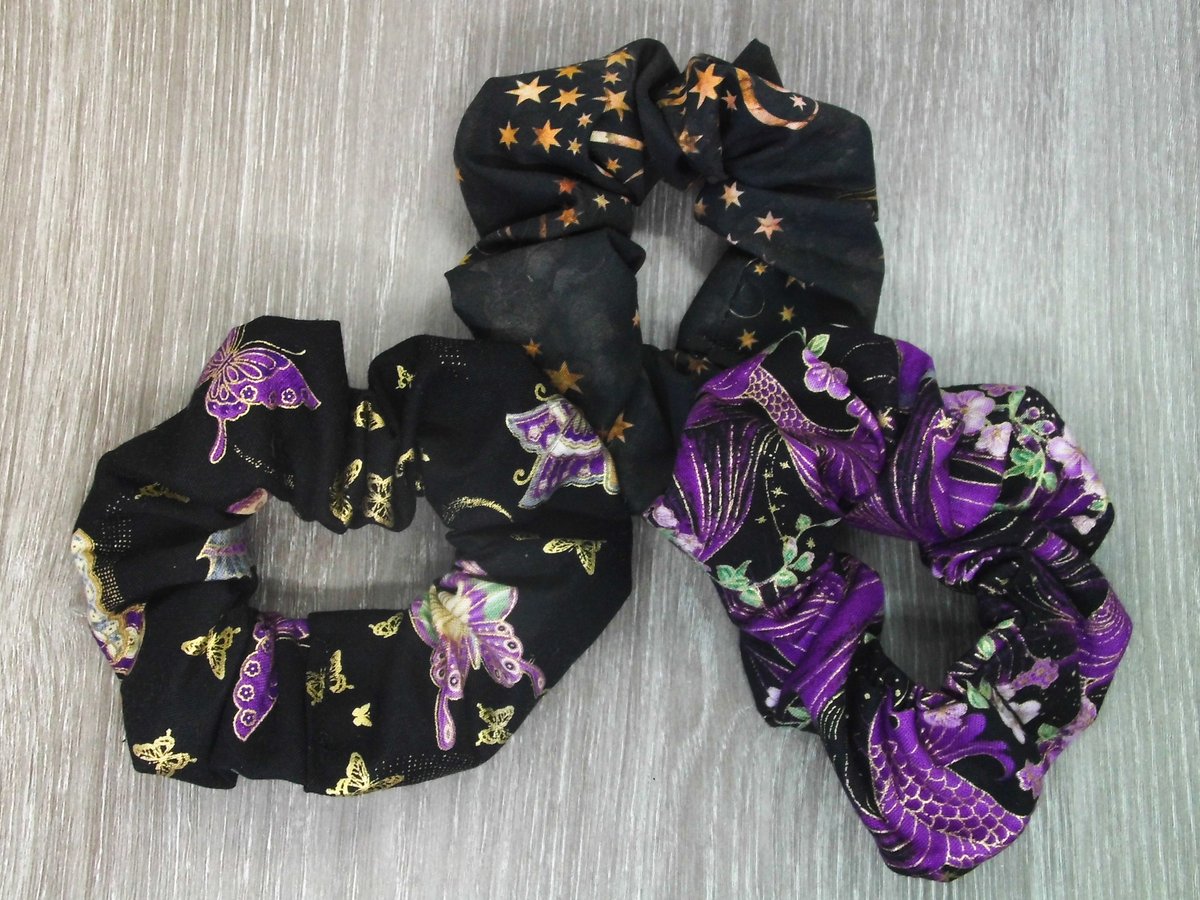 Some more new scrunchies I've added to the website this new year! Just 2 of each available!
#htlmphour #handmadehour #MHHSBD #SBS #QueenOf #CraftBizParty #UKMakers #htlmp