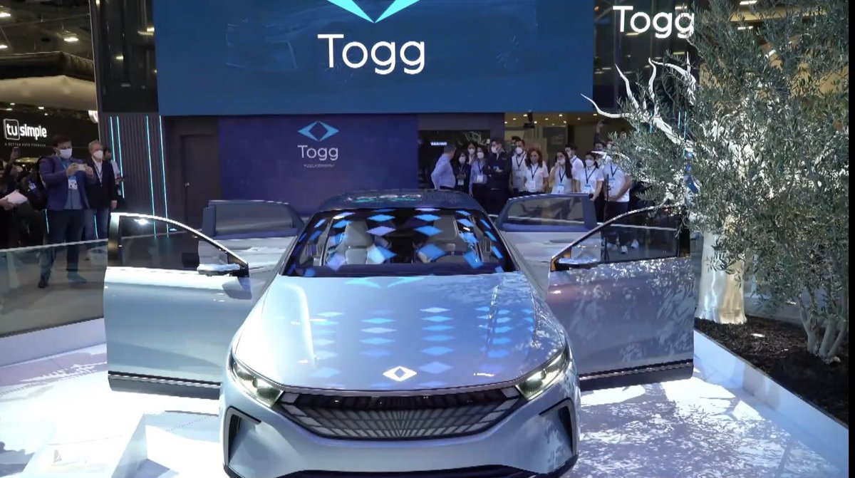 iyikiogrendim's tweet photo. TOGG, ABD'nin Las Vegas şehrindeki Consumer Electronic Show Fuarı'nda sergilendi. https://t.co/BWfYuXV1wG