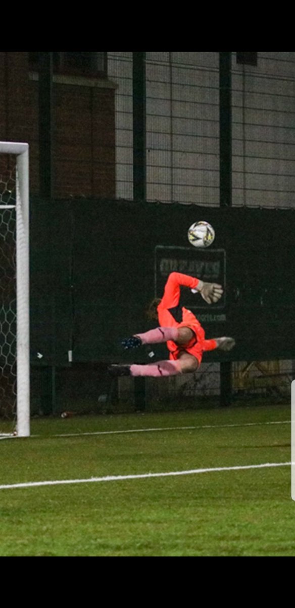 C'mon Twitter friends our Craig Gordon needs your vote 👇 ❤💛