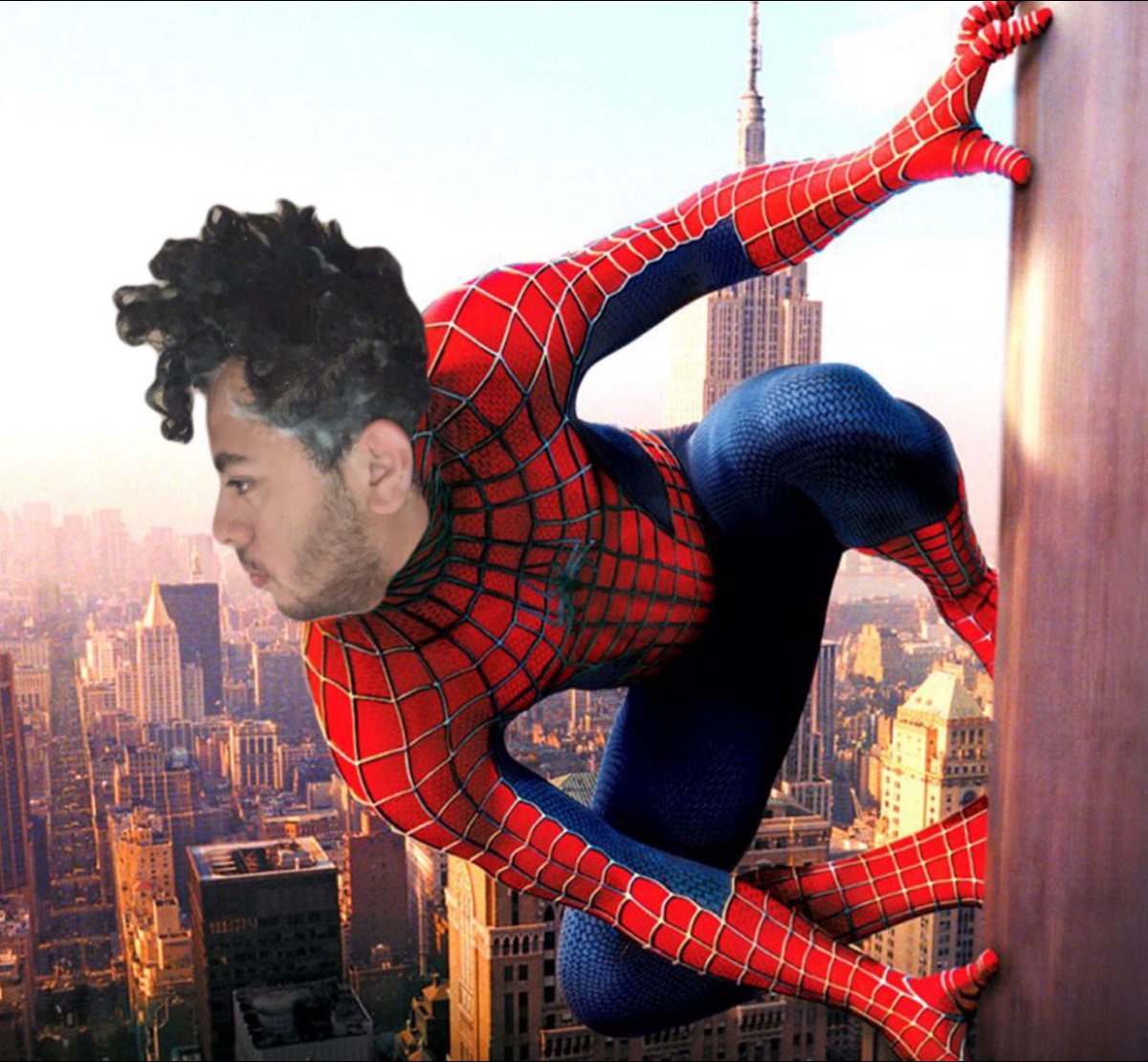 mathieux02's tweet photo. @spideygifs I prefer the real actor @miguelso230 https://t.co/ZvFB9KjEK1