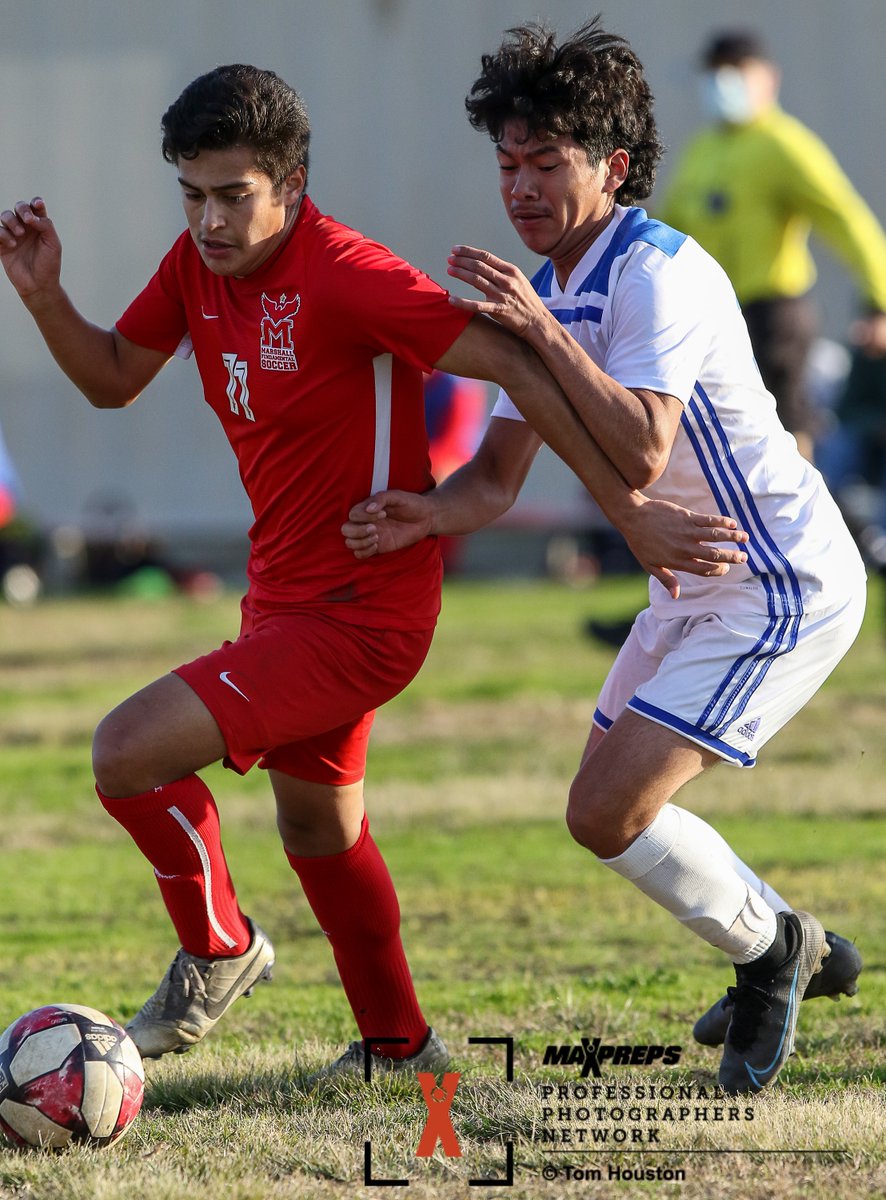 ProShotsbyTom's tweet photo. MaxPreps game photos of the Marshall vs El Monte varsity soccer match now available for purchase/viewing. @MaxPrepsPR @MaxPreps @MarshallEagles1 @ElMonteLions @EMHSAthletics_ #highschool #soccer #sports #Photos #proshotsbytom
https://t.co/I4FziSyk08 https://t.co/K3c3o2jh8q