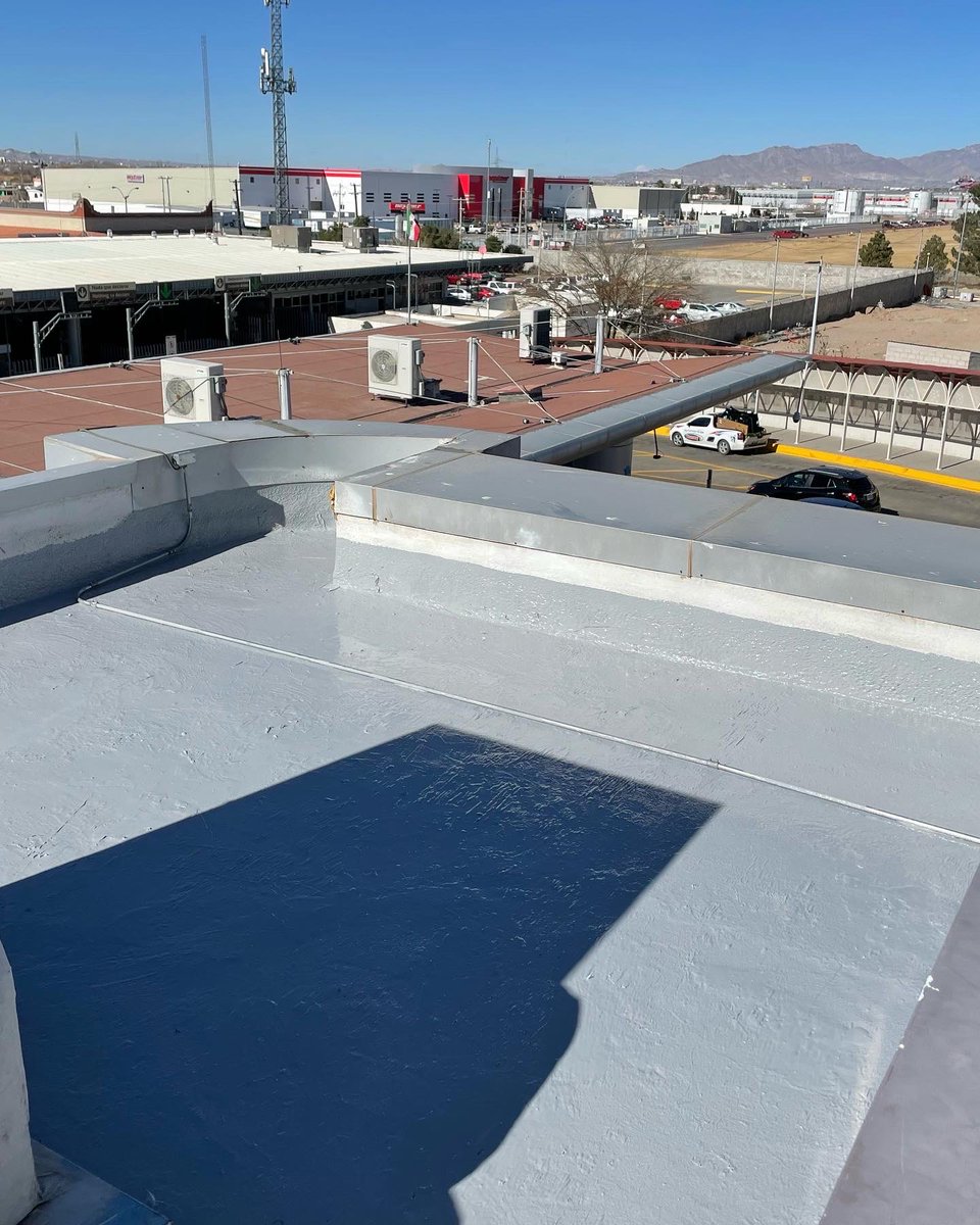 MRVGroupMX's tweet photo. Recubrimiento de silicon en edificio de gobierno en el puente internacional Zaragoza #piensaverde #mrvgroup @pmsilicone #hs3203 #roofing #nrcamember https://t.co/51xhSAhdL6