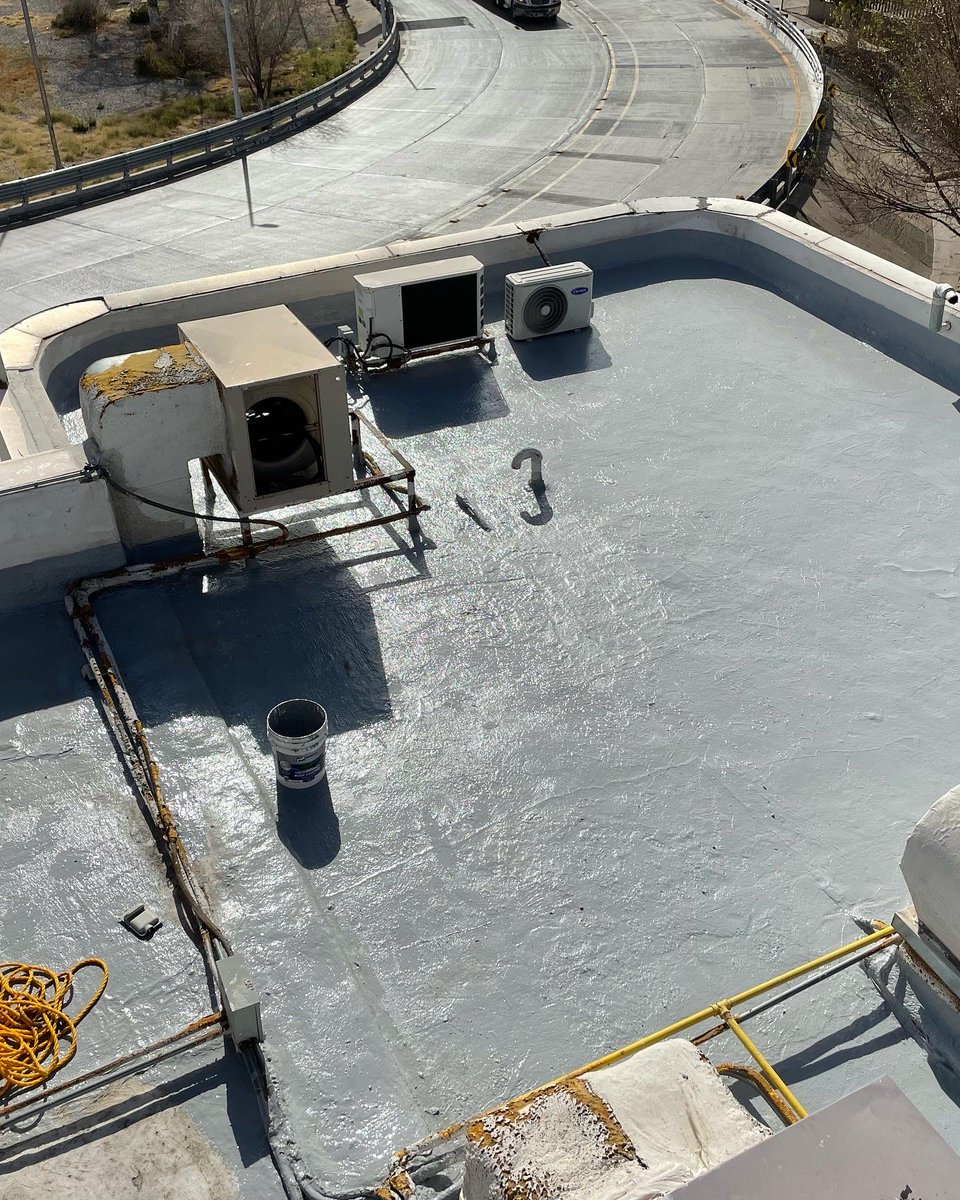 MRVGroupMX's tweet photo. Recubrimiento de silicon en edificio de gobierno en el puente internacional Zaragoza #piensaverde #mrvgroup @pmsilicone #hs3203 #roofing #nrcamember https://t.co/51xhSAhdL6