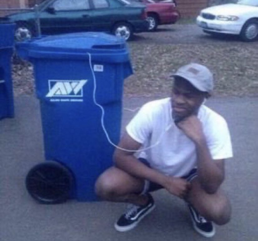 lucasfeelalone's tweet photo. what he listening to? https://t.co/jCbxjqwOcC