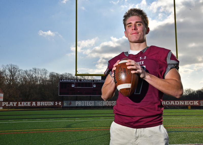 katfominykh's tweet photo. Broadneck QB Josh Ehrlich became accustomed to being underestimated. That's why he proved them wrong, becoming one of the greatest players of all time at Broadneck -- and the 2021 Capital Gazette Football Player of the Year.
Pic: @pwgphoto
https://t.co/y2n42kNjdJ https://t.co/UJ769mXNDx