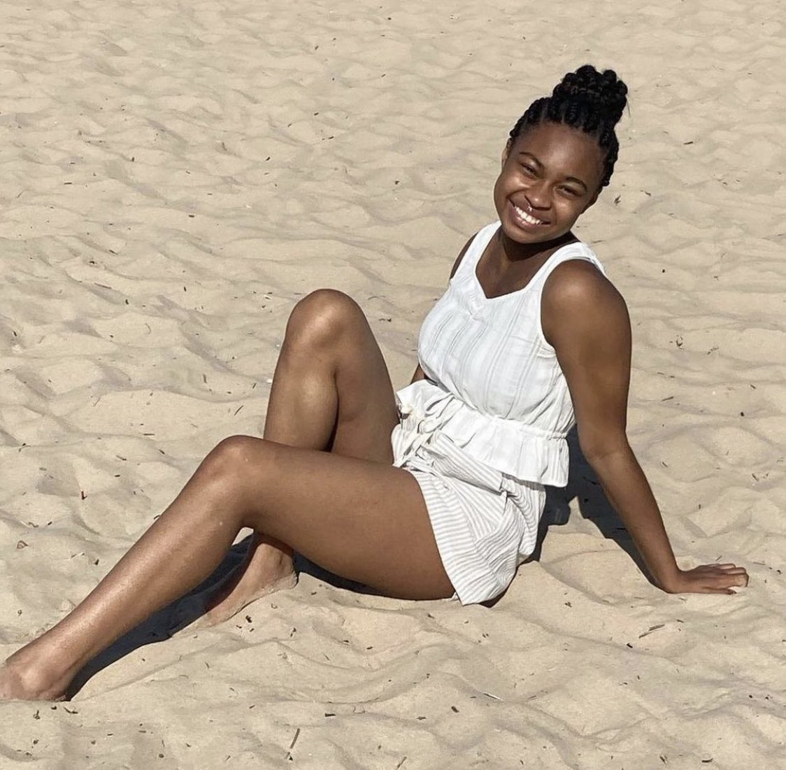 anika_roos's tweet photo. #taleahlowe deserves justice!
Taleah was an 18 year old black teenage girl who got lynched at Lake Michigan while on a trip with 2 of her white classmates. Their stories don’t add up. Yet,not everyone knows her story
SAY HER NAME !! https://t.co/hYlUkK4vJ6