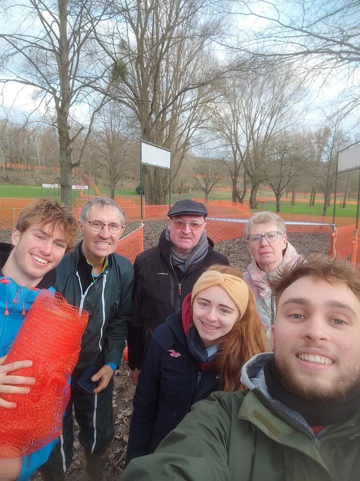 CyclismeLievin's tweet photo. J-3
Merci aux bénévoles 
Il est rare de rencontrer des personnes aussi dévouées vos efforts ne passe pas inaperçu￼ https://t.co/VYpXwk0mFa