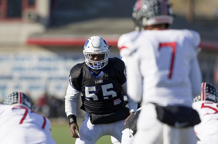 Damnn this was them LineBacker days…This a throwback!!Man i Miss Hs😂😈😈#relentless #lionforever <a href="/RobertH80572173/">Robert Hampton</a>