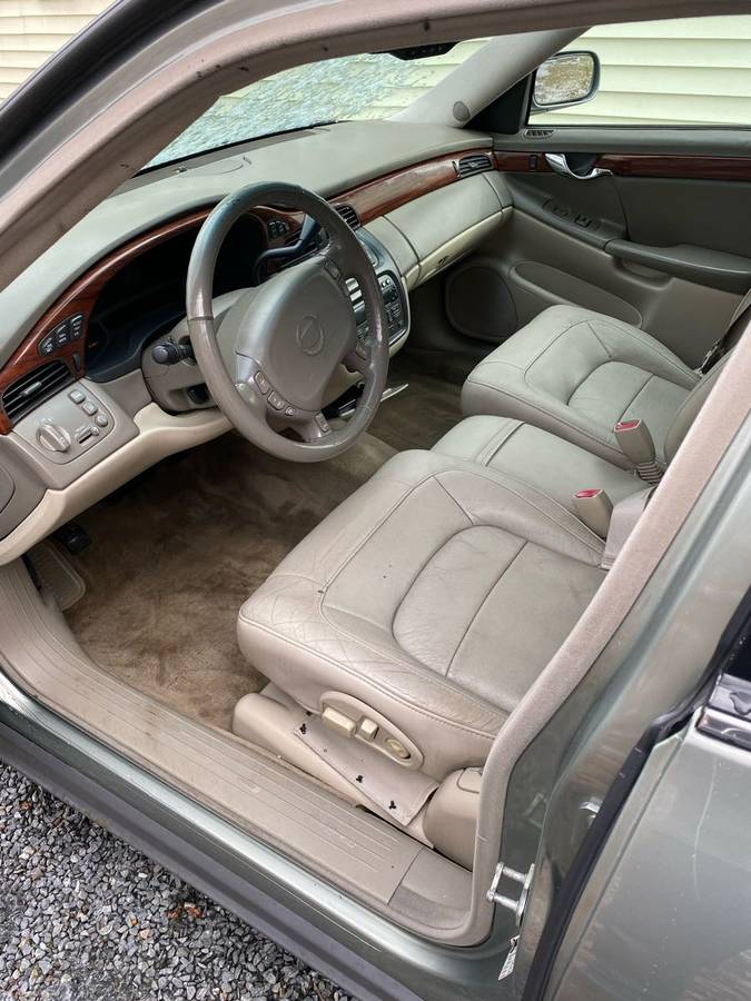 pbpbbq's tweet photo. 2005 CADILAC DEVILLE - $2,995 (LOWELL) 
https://t.co/pyi3UPnLPU

guys so as i resume my car browsin i notice that usedcar prices are "awooga" .... 'cept for big bush era caddy baabies. what's the skinny, they bad or som'thin? loookin taste to me, i dunno https://t.co/FhyI5smG66