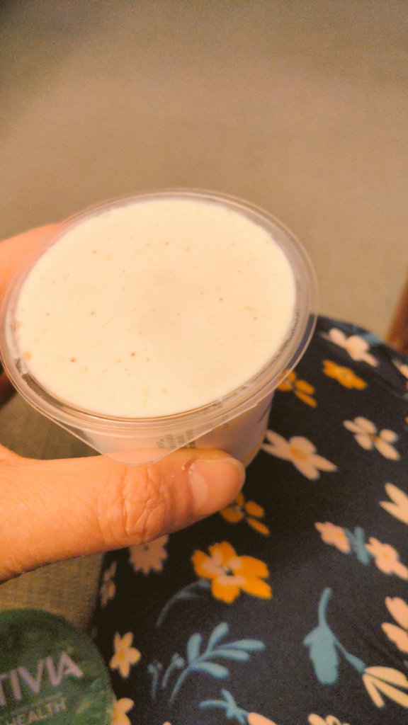 _Janet_'s tweet photo. I can count on two fingers the number of times this has happened...! 😀 😂

#yogurt #CleanLid #Vanilla #Activia @activiauk https://t.co/5tiFmiSdVQ