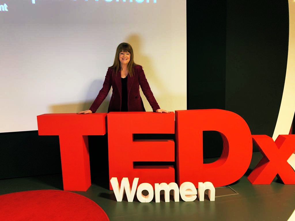 BlathnaidRua's tweet photo. So I did a thing…. 👀

✨ An-Bhródúil bheidh mar chuid den chéad Ted Talk as Gaeilge! 
Honoured to be part of the first Ted Talk as Gaeilge!
Ar an 6ú Eanair/6th January my Ted Talk faoi theanga dhúchais na tíre is available at the following link: https://t.co/whL47awQhw  ✨ https://t.co/JcI8BAPA2X