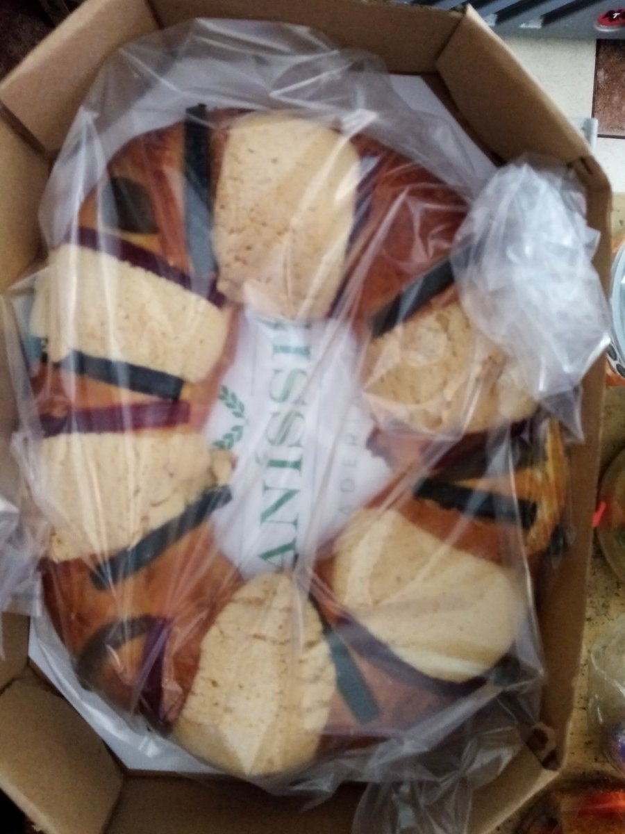 america220475's tweet photo. Ya lista para comer rosca de #Panissimo, uno que quiere bajar de peso. 😋😋😋 https://t.co/P9i6yC3S0l
