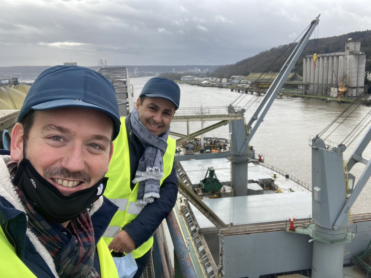 antoine_grasser's tweet photo. Faire visiter le silo #Simarex à un ancien client céréale d’une amidonnerie de champagne!👷🏻♂️
Ça fait plaisir de se retrouver et de parler du bon vieux temps! 😀
Chargement navire de blé meunier pour Côte d’Ivoire! 🌾
#Natup #ble #wheat
@NatUp_groupe https://t.co/O6AvgmReUu