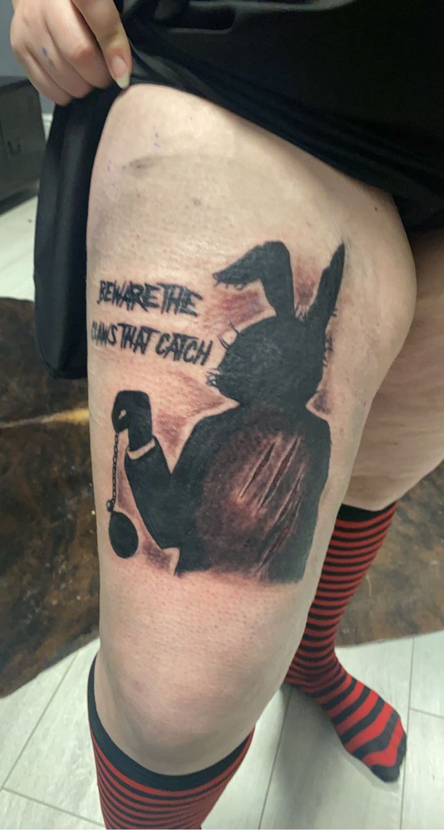 bevstarrrr_'s tweet photo. New tattoo  and I’m in love 🖤🖤 @C_Henry_Author #alice #bewaretheclawsthatcatch #christinahenry https://t.co/3HxtG7Bbhk