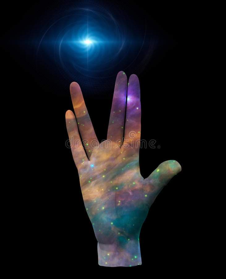 Phoenix_Darque's tweet image. May 2022 bring better brighter things for all.