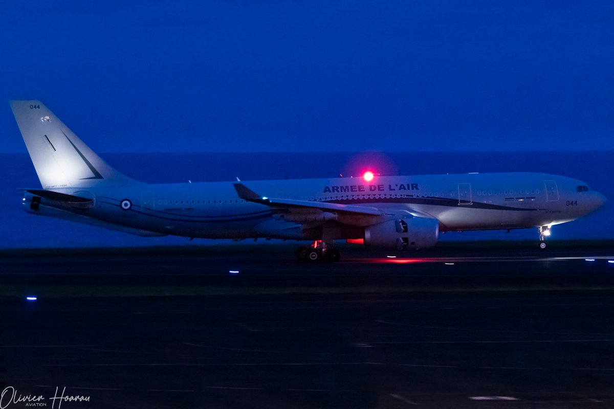 OlivierHoarau's tweet photo. 🇫🇷 Arrivée ce soir d'un #A330 #MRTT #Phenix de l'@Armee_de_lair #FUJCJ accompagné de 2 #Rafale à #LaReunion ✈️
#Avgeek #Military #MissionShikra #a330MRTT #armeedelairetdelespace https://t.co/EN3SqWRAmV