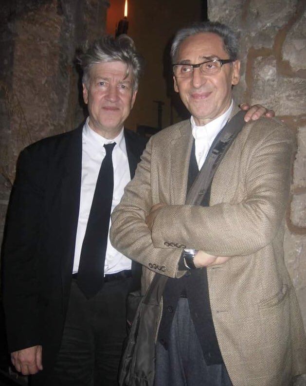fleursparadise's tweet photo. io vorrei ricordarvi l’esistenza di questa foto https://t.co/R4DgI0ibPc