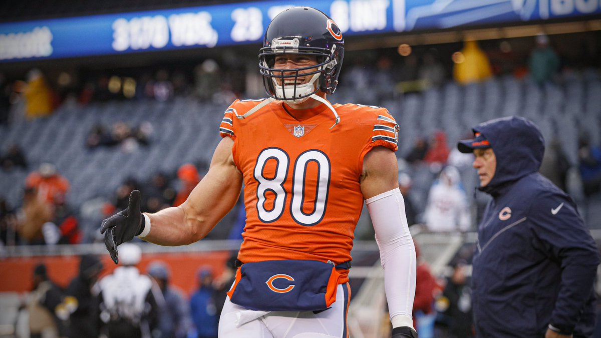 ChicagoBears's tweet photo. Last day of double voting ‼️

RT to help @TheJimmyGraham win $25,000 for the charity of his choice!
#WPMOYChallenge + Graham https://t.co/pfkfspmjeA