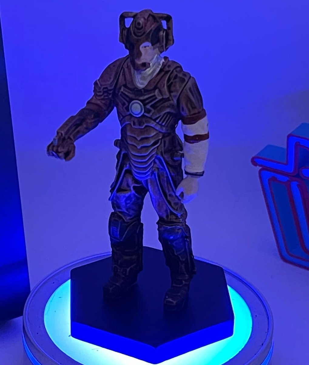 ToyTravelling's tweet photo. Hey #DoctorWho fans - if you want an up close look at the @HeroCollector_ figurine of Ashad aka the Lone Cyberman feel free to have a little look at the video here: https://t.co/K4Ncug3qsQ
#Cybermen #DrWho #Tardis #LoneCyberman https://t.co/13KQwzR06b