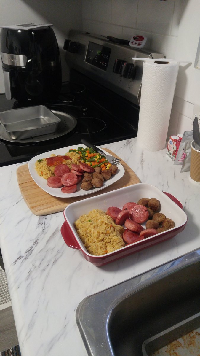 FunkyFilmCritic's tweet photo. @JohnLukeNYC look what I cooked-up today Johnny. Even got left-overs for you. https://t.co/7rb7PuQUfY