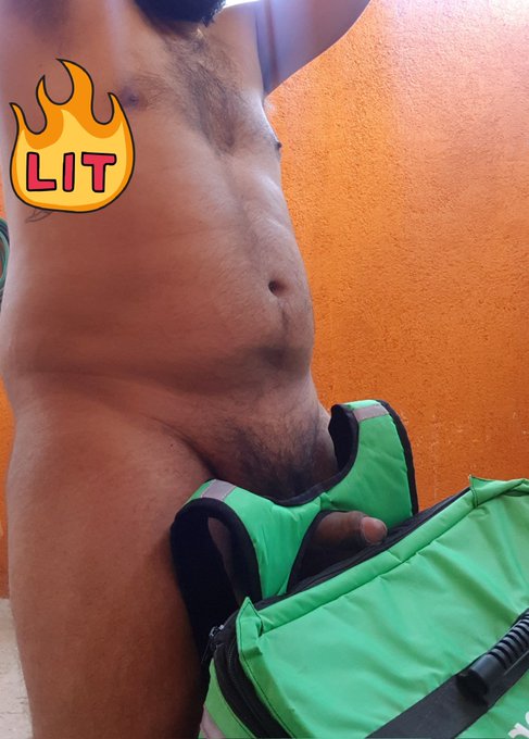 Ya lleg&oacute; el Uber.... #uberhot #MoreliaHot https://t.co/PJFyAZfgky<a href="/tag/uberhot"class="tags">#uberhot</a><a href="/tag/moreliahot"class="tags">#MoreliaHot</a>