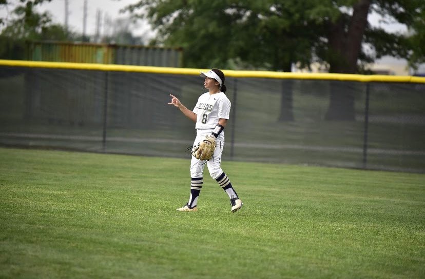 KCTigerSoftball's tweet photo. 8️⃣ DAYS UNTIL SOFTBALL SEASON! 
🌟 SENIOR SPOTLIGHT: @skylar_ayala #8 
▪️Fav. HS memory: Bus rides 🚌 
▪️Future plans: Attend Sam Houston and major in Kinesiology 🐱 
▪️Fav. Food: pasta 🍝 
▪️Fav. Singer: @taylorswift 🎤 https://t.co/eUs3t2eors