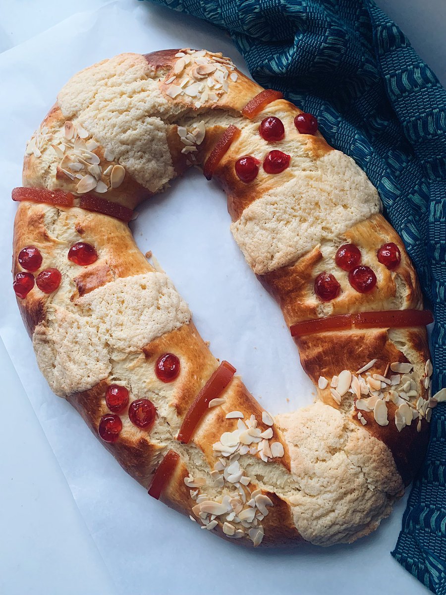 #RoscaDeReyes I made a proper Mexican Rosca de Reyes to celebrate with my family