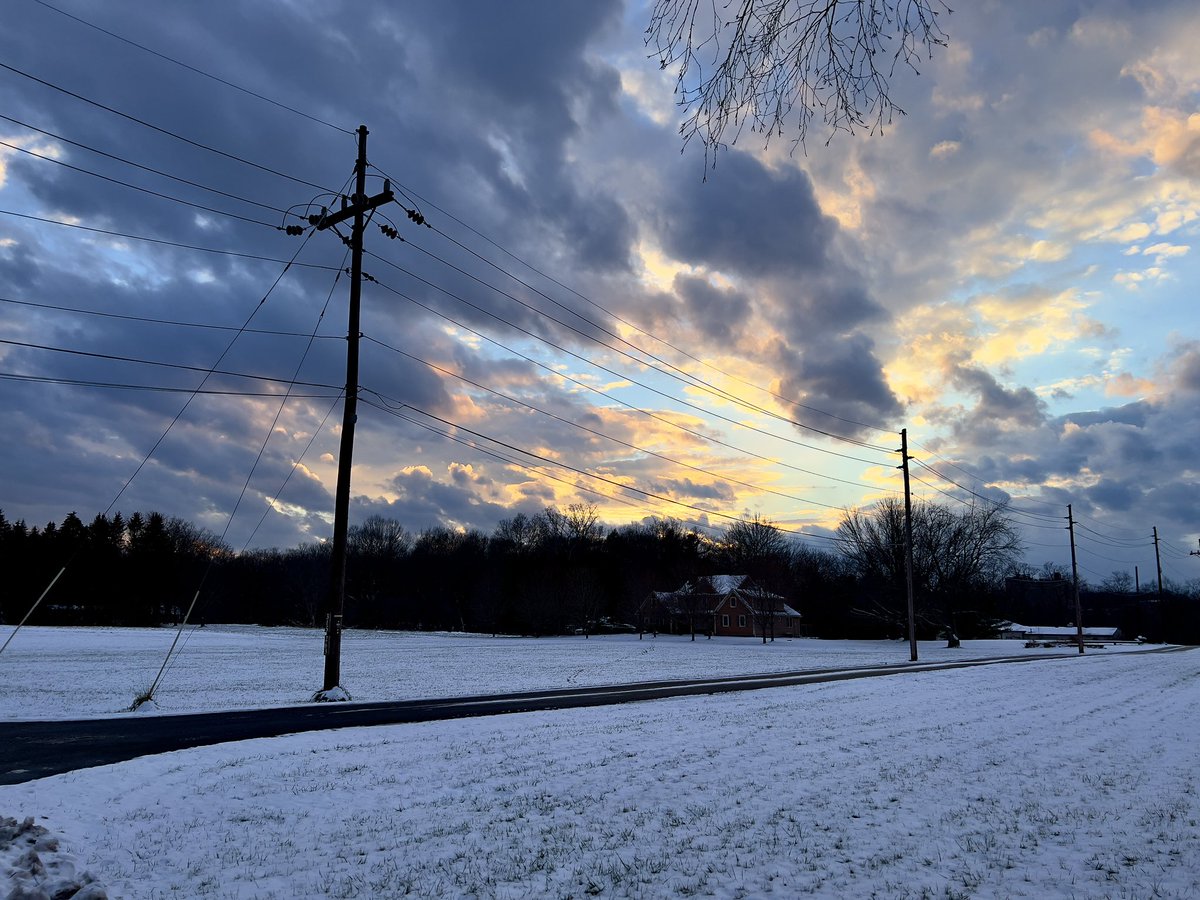 JRHerrm's tweet photo. winter sunsets are so peaceful https://t.co/dWOQr2Y8ui