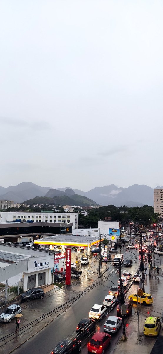 O_ISantos's tweet photo. Chovendo neste momento na Taquara - Jacarepaguá. #veraoCor2022 @OperacoesRio https://t.co/rwPhtWcpcP
