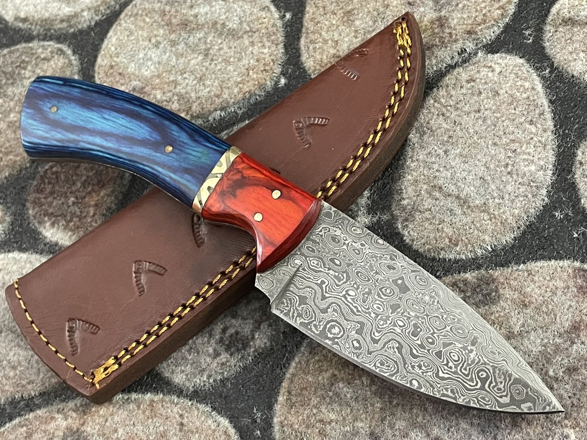 KnivesOutCanada's tweet photo. https://t.co/4dbzhnCRg1

KOC 7034 Handmade Damascus Steel Skinning Bushcraft Knife

#knife #knivesout #knivesoutcanada #damascusknife #damascussteel #huntingseason #fishing #camping #tools #edc #edcgear #HuntingtonBeach #handmade #HandmadeHour https://t.co/ZbKyLdGCW4