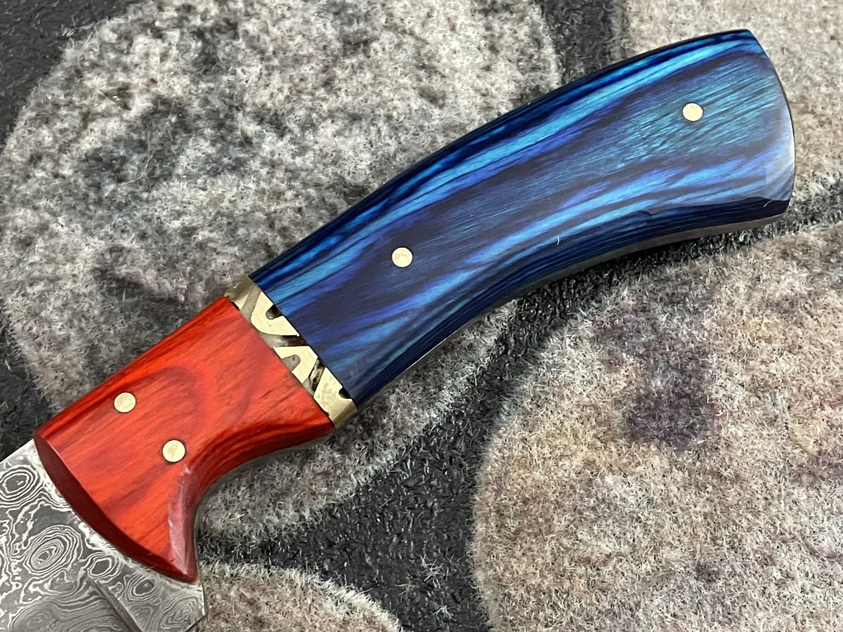 KnivesOutCanada's tweet photo. https://t.co/4dbzhnCRg1

KOC 7034 Handmade Damascus Steel Skinning Bushcraft Knife

#knife #knivesout #knivesoutcanada #damascusknife #damascussteel #huntingseason #fishing #camping #tools #edc #edcgear #HuntingtonBeach #handmade #HandmadeHour https://t.co/ZbKyLdGCW4