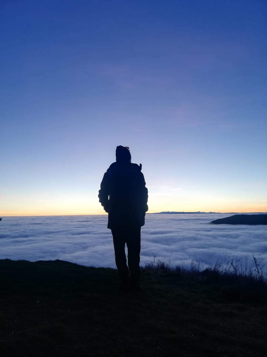 parcoantola's tweet photo. "Non servono tranquillanti o terapia, ci vuole un'altra vita"... o un orizzonte che racconti mille altre possibilità
#CaroBattiato 
#LiguriaPreziosa https://t.co/yaCIQOKgBT