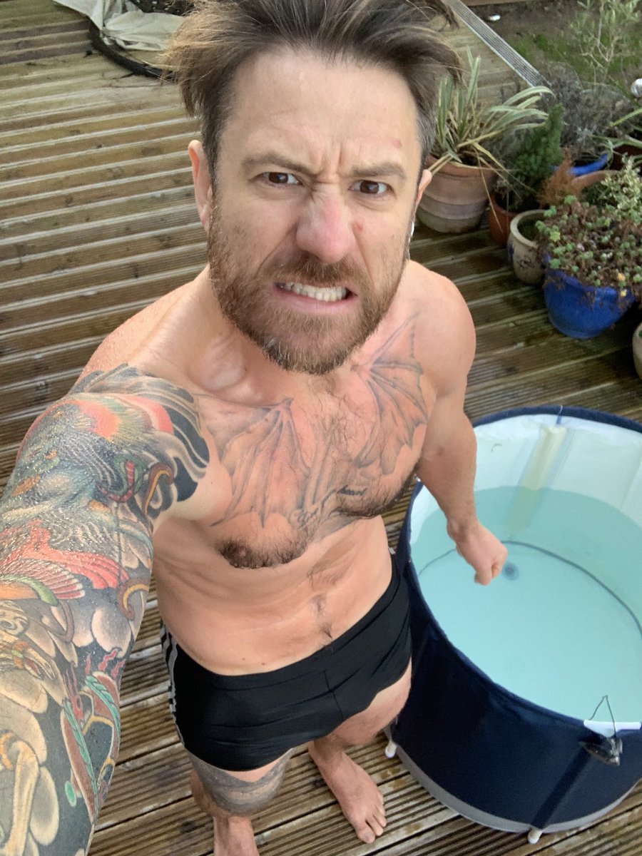 3 degrees This morning for the cold dip. 5 minutes.

Full slow deep breathing with some breath holds can really help@warm the body up while in the cold.

What do you do to challenge yourself and learn more about yourself?
#coldwatertherapy #newyearnewyou #coldwaterchallenge #yoga