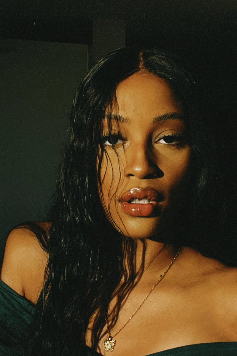 ᴅᴇᴊᴀ ᴍᴏɴᴇᴛ tweet media