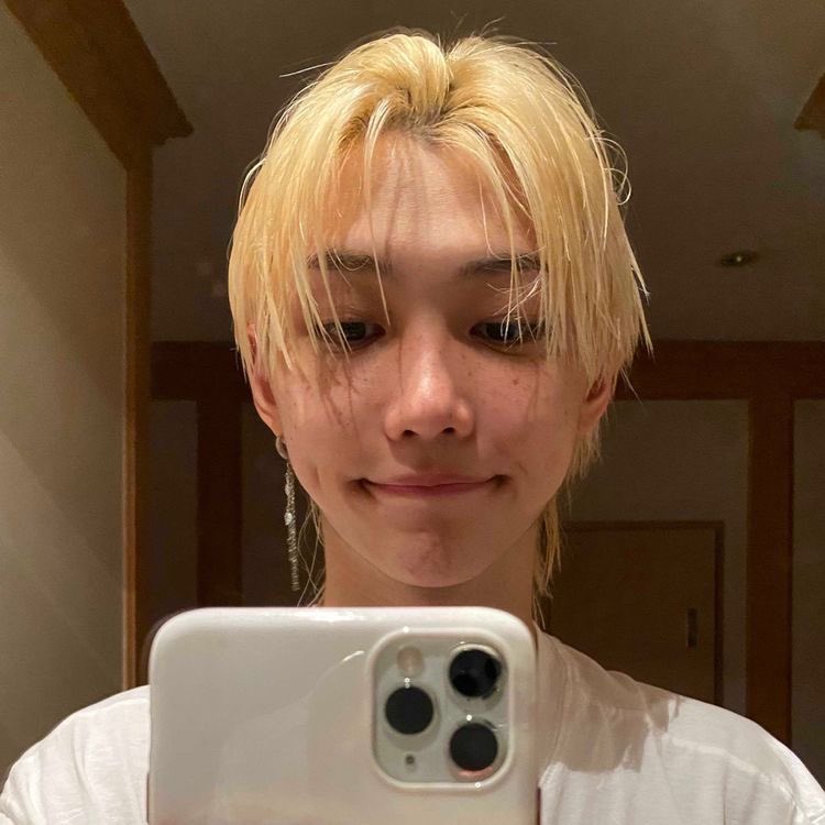 thinkabtfelix's tweet photo. https://t.co/Q3EeeNcSVm