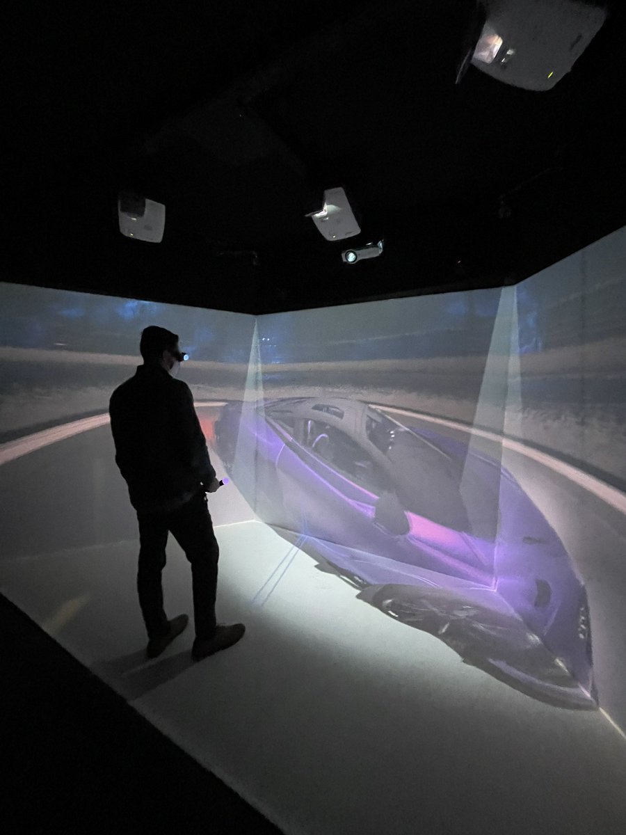 ddimolfetta's tweet photo. Got to try out the @TekleHolo demo at #CES2022 today. They’ll be featured in some coverage I’m doing on #Metaverse technology later this week. https://t.co/MSzzxUfhlr