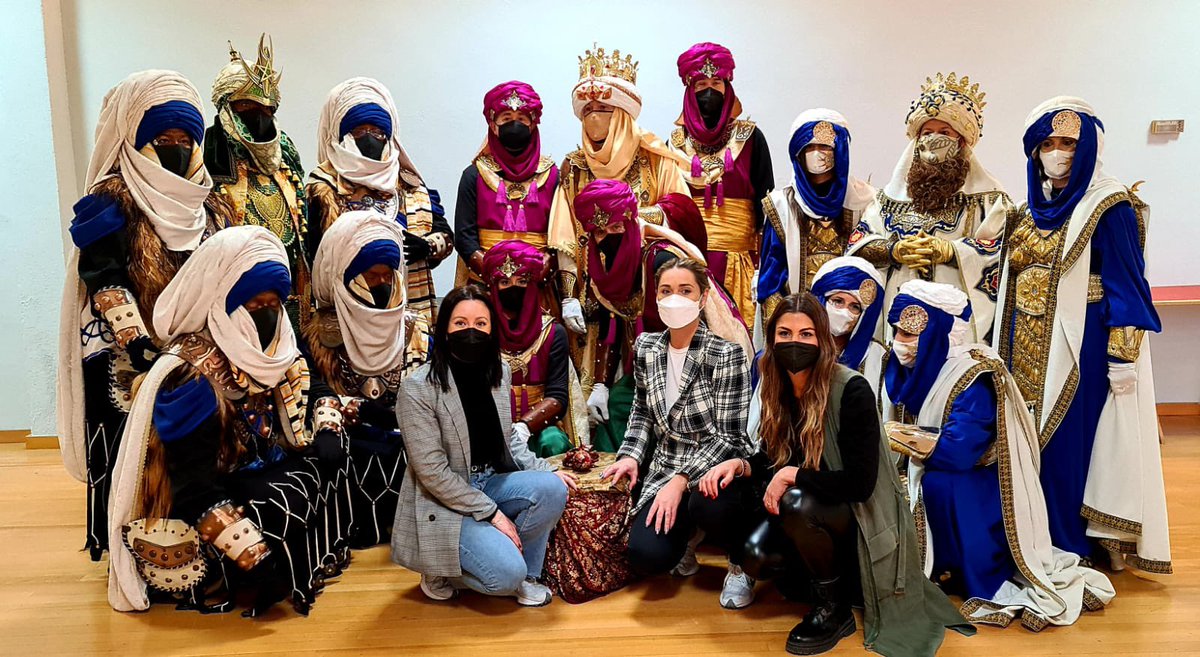 Un año más, volcando nuestra ilusión en la Cabalgata de Reyes de Jaén.
#cabalgata #CabalgatadeReyes #Jaen #Reyes #maquillaje