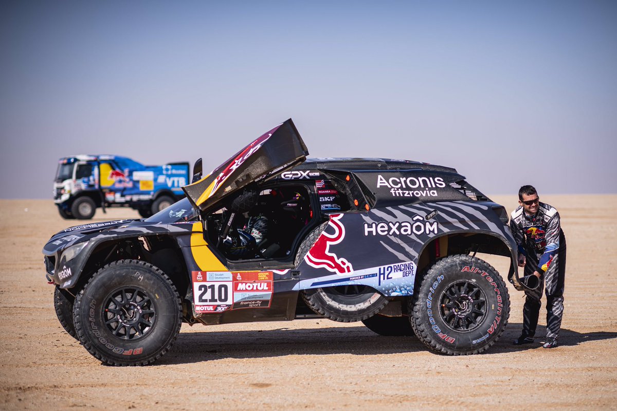 cyrildespres tweet media