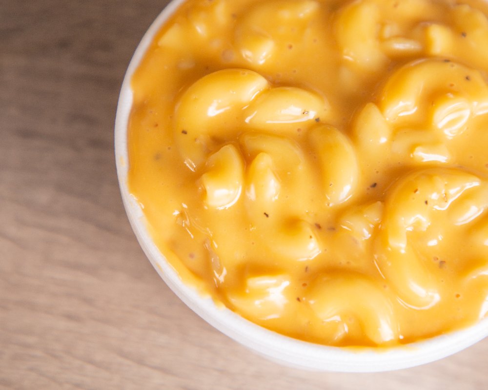 Mac-N-Cheese? More like Mac - N - YES PLEASE!  👏 
.
📲 Order Pickup: 1l.ink/RDZRHF3
🚗 Order Delivery: 1l.ink/Z5HMBHS
 .
#ChickenShack #ClovisCA #ClovisChicken