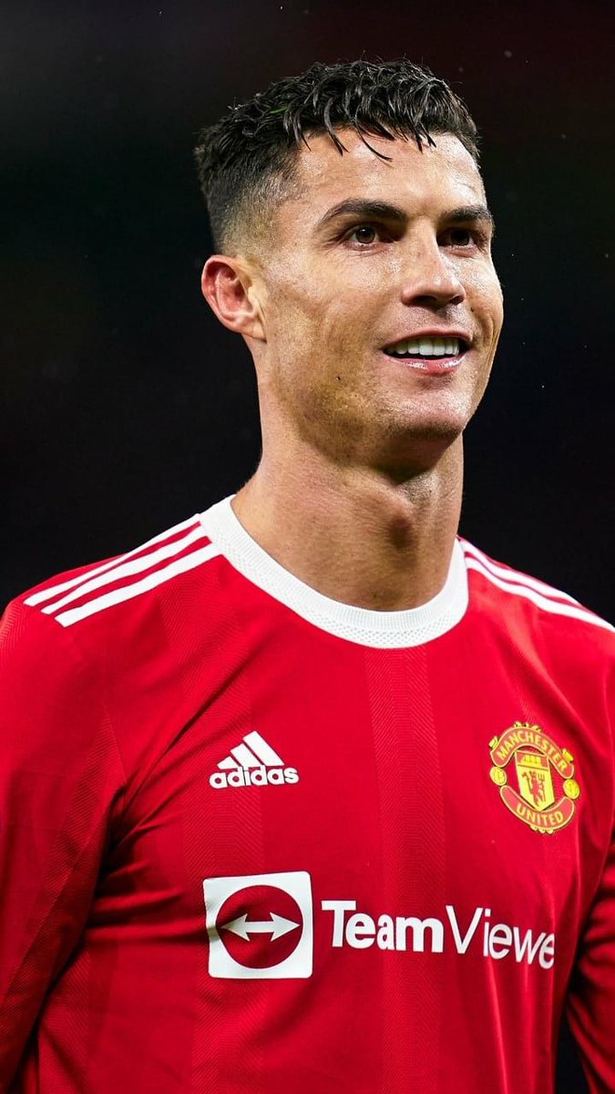 hiloslover's tweet photo. 103. cristiano ronaldo or messi? https://t.co/UahHa87HwR