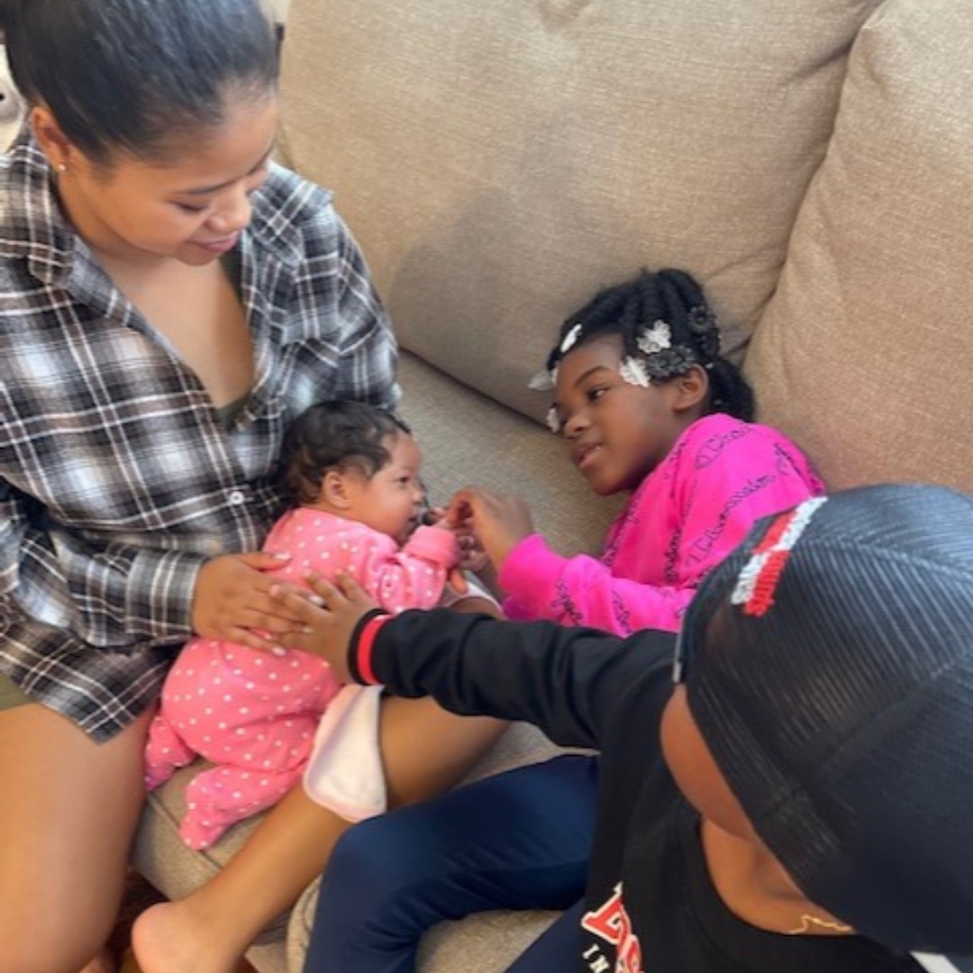 AKASYMCA's tweet photo. Our Operation Ride Home program had the opportunity to send this sweet baby home for her first Christmas! We are so glad that we were able to give this family this opportunity to see family.
#JackDanielsOperationRideHome #OperationRideHome #asymca https://t.co/luJVtb17NC