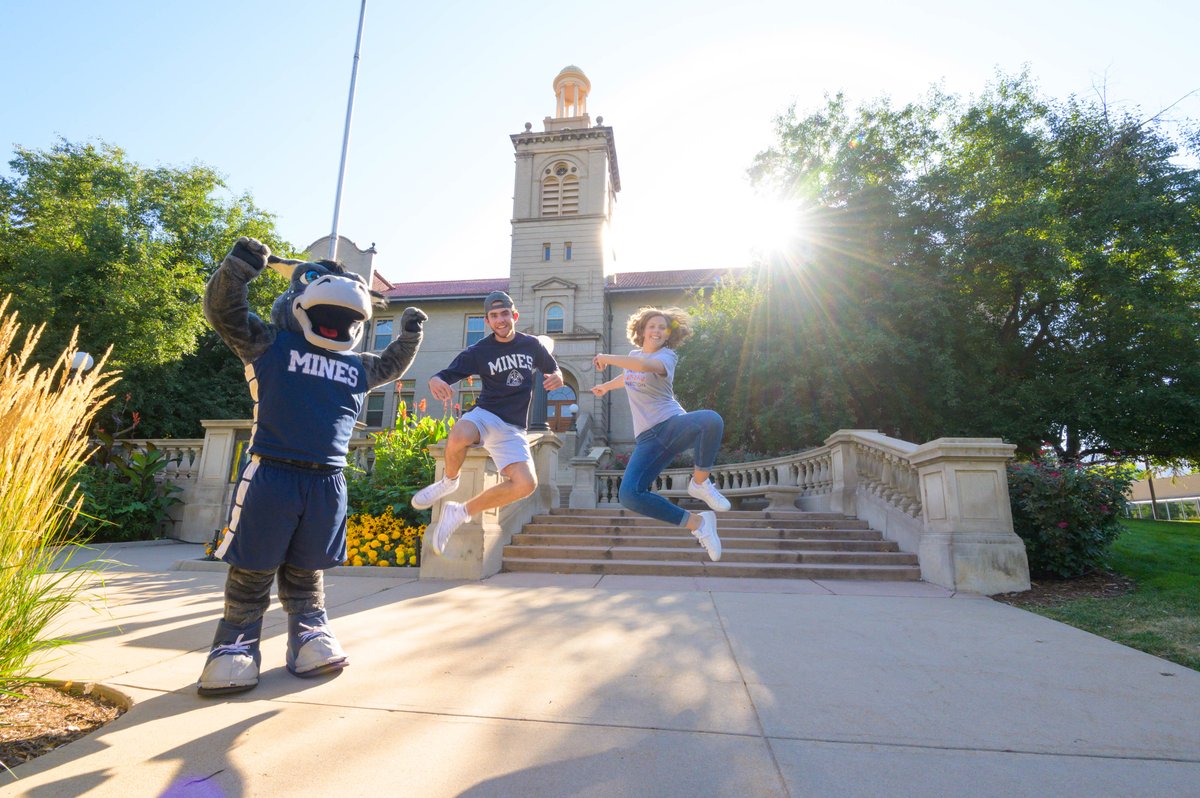MinesAdmissions's tweet photo. Have you been accepted to Mines? Congrats, #FutureOredigger! January is a great time to start looking at financial options, including scholarships. Check out https://t.co/sjG5wZuMT2 for more info on programs you can apply for! π https://t.co/wPrDkSroV9