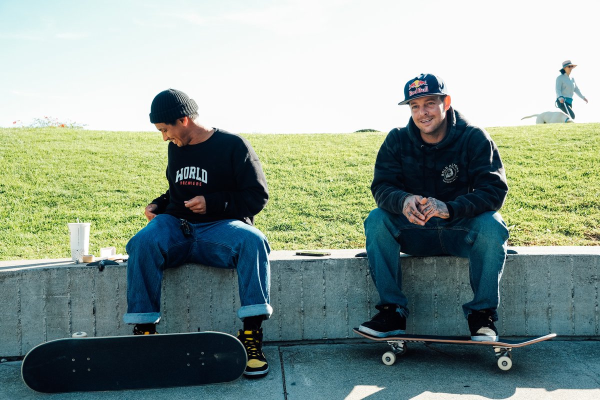 New year and the same spots with the bros 😎🛹

📸: <a href="/CustodioPhoto/">Michael Custodio</a>