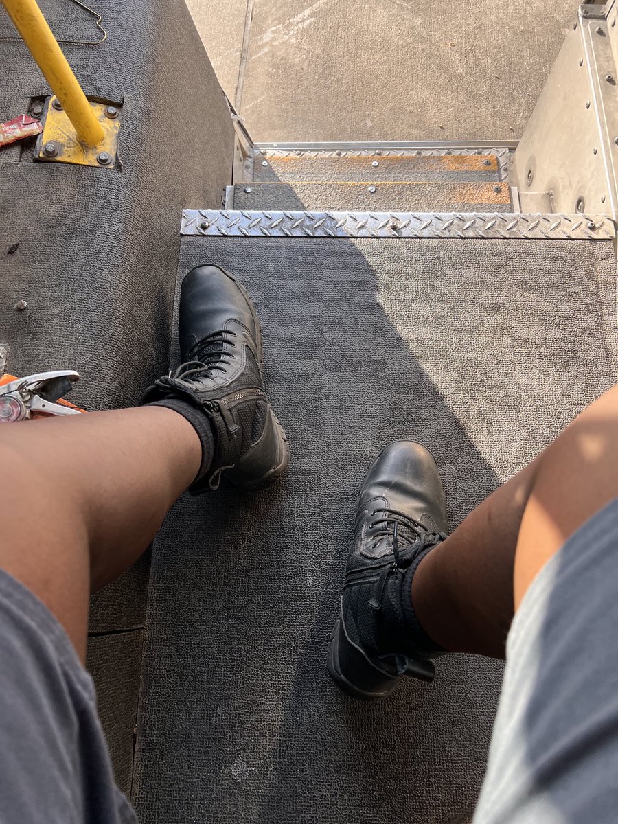 filosaufikal's tweet image. Outchea in the ebony “Hardworker 12’s” !!! #Routelife