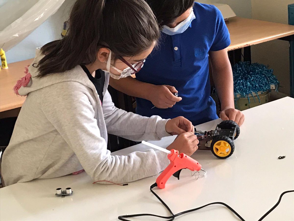 Onur_Alimoglu's tweet photo. Projelerimiz gelişerek, yayılarak ve markalaşarak devam ediyor…
Yeni markamız “Robomer”.
Akılla tasarlanmış robotların üretildiği kodlama merkezimiz.
@ISPARTAVALILIK @GelendostK @robomer_
#gelendost
#robomer https://t.co/KIRzxOFjMG