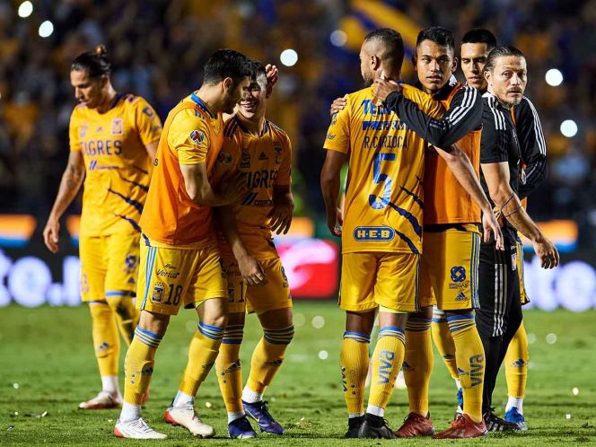 AntenaSanLuis's tweet photo. #SantosVsTigres, pospuesto por brote de #coronavirus / Excélsior https://t.co/HmMiNu7x6B https://t.co/8Dq5HFd0TZ