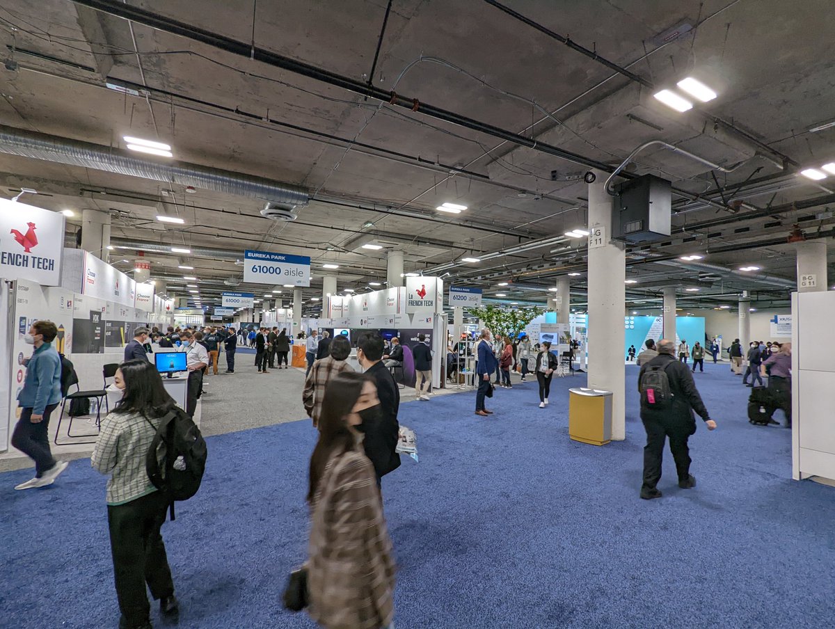 greengart's tweet photo. #ces2011 Venetian isn't empty, but it's definitely relaxed. Eureka Park is busy but without the typical crush of humanity. Overall, this feels exactly like Day 3 of a typical #CES2022. https://t.co/veD9e2DhG6